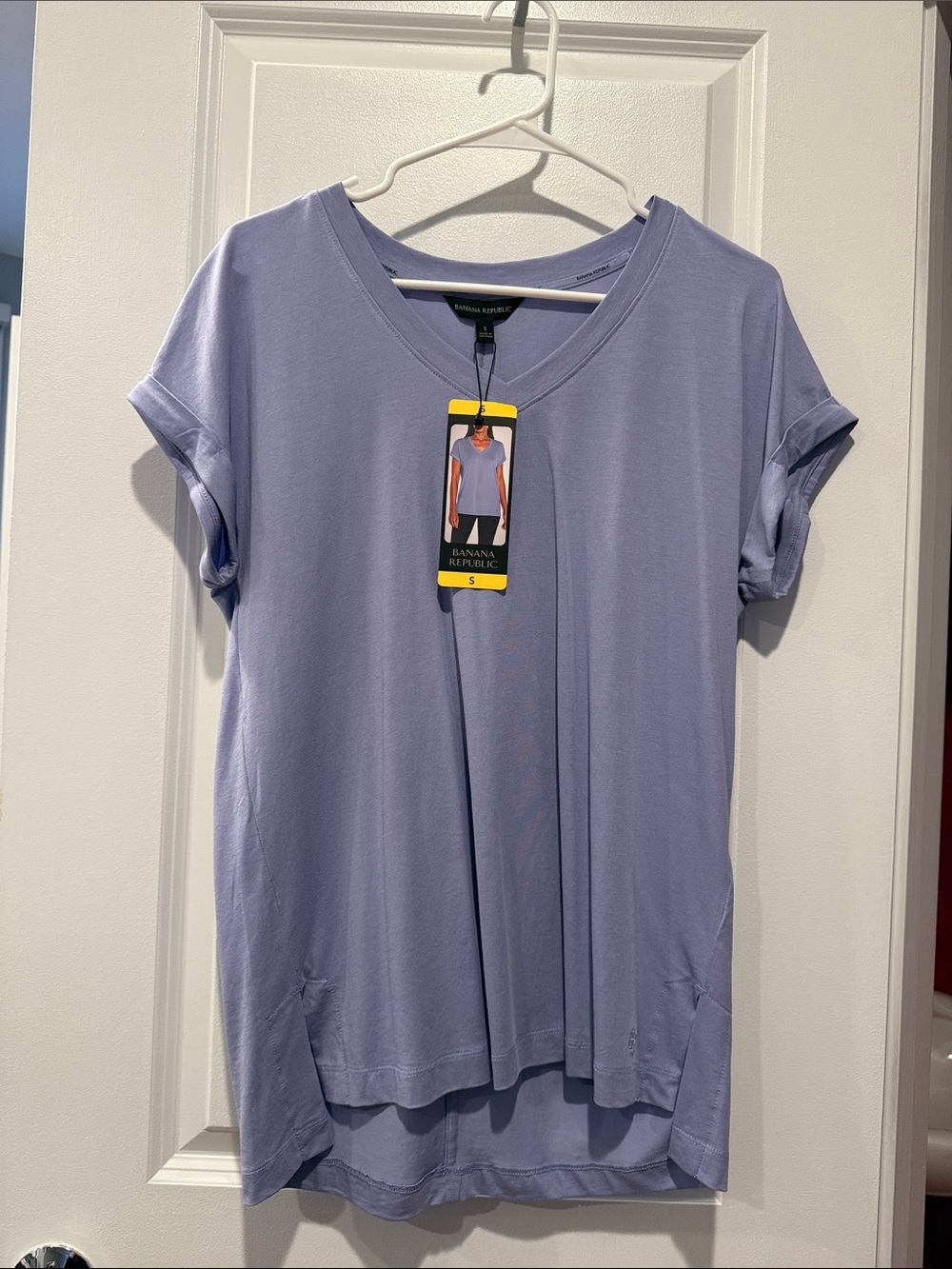 Banana Republic Light Lavender V-Neck Short Sleeve Tee